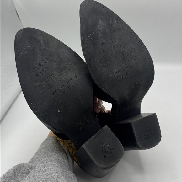 Fluevog Room 502 Heels, sz 8.5 in Black/Orange Dragon - Picture 7 of 8